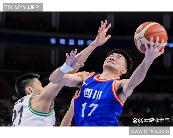 山东全运男篮与北京队激战正酣争夺全运会篮球赛荣耀之巅