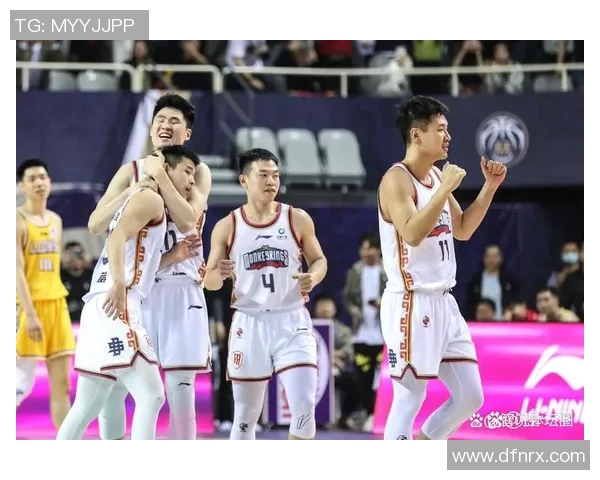 广厦与深圳激战正酣CBA赛程精彩对决引人瞩目