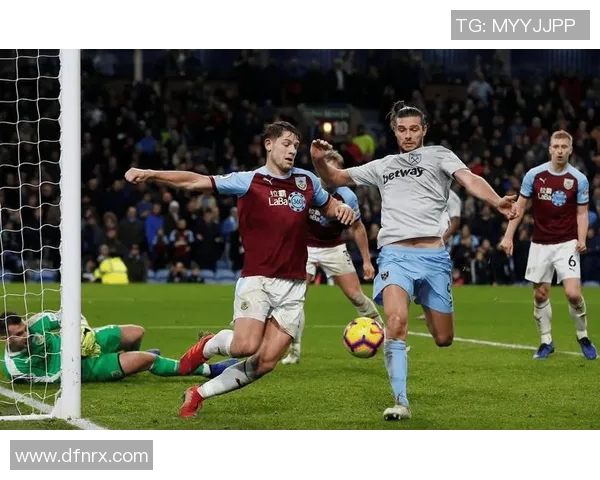 西布朗迎战哈德斯菲尔德争夺英冠升级名额的关键对决