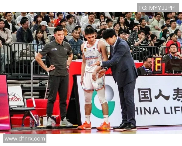 CBA山东队对阵深圳队精彩视频回顾与赛后分析