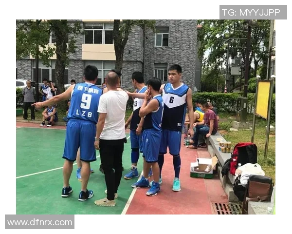 东北虎与衡业的激烈对决展现了篮球的无限魅力与团队精神 东北虎与衡业的激烈对决展现了篮球的无限魅力与团队精神