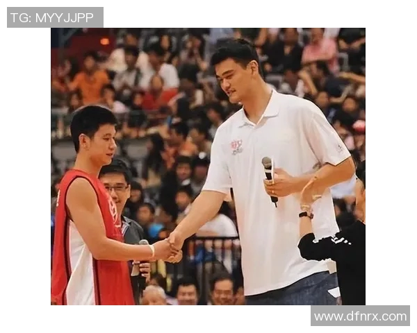 姚明与林书豪的篮球传奇对决：从中国篮球的崛起到NBA的辉煌历程